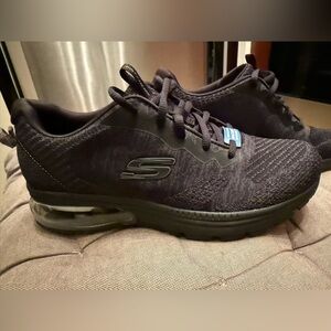 Skechers unisex Black Athletic Shoes